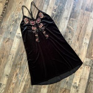 Lunik‎ Black Velvet Cami Dress With Floral Embroidery Size Medium